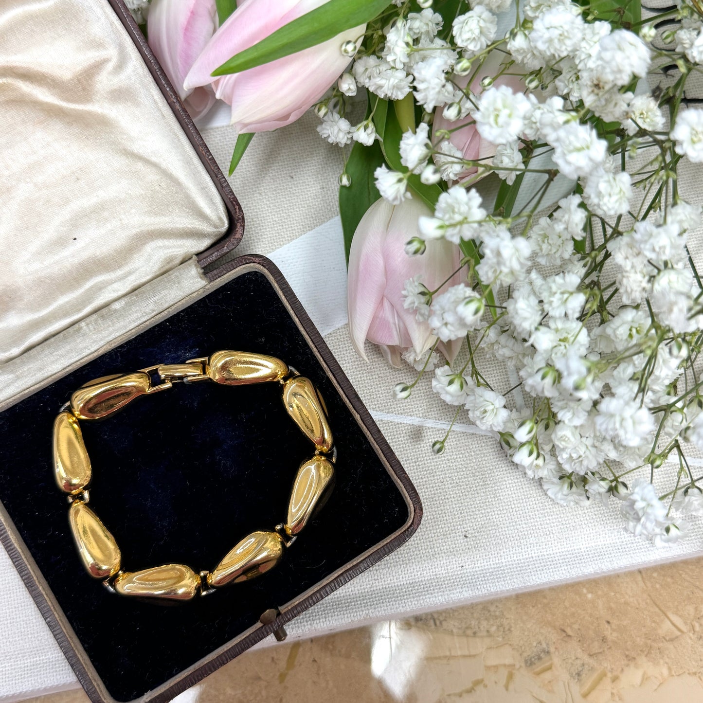MONET Shell Bracelet