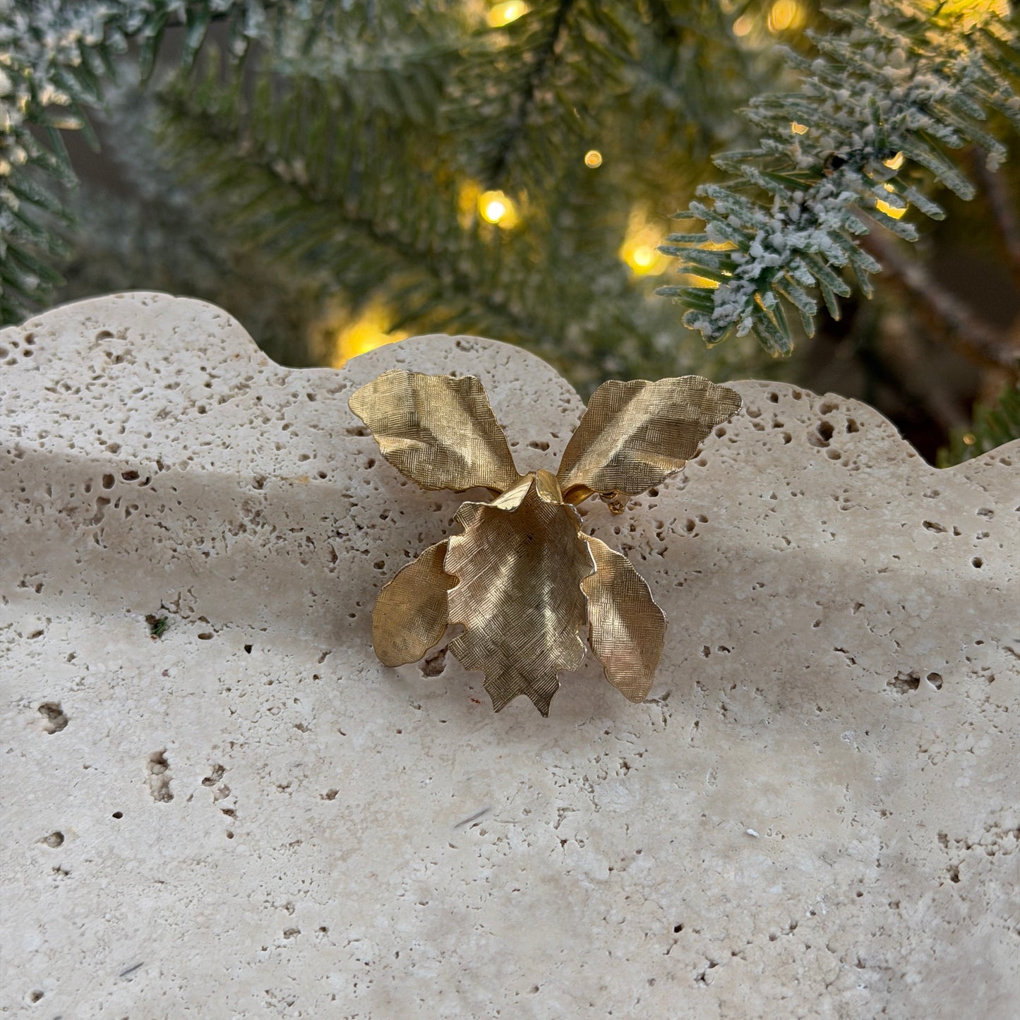 Mistletoe-Gold-Brooch