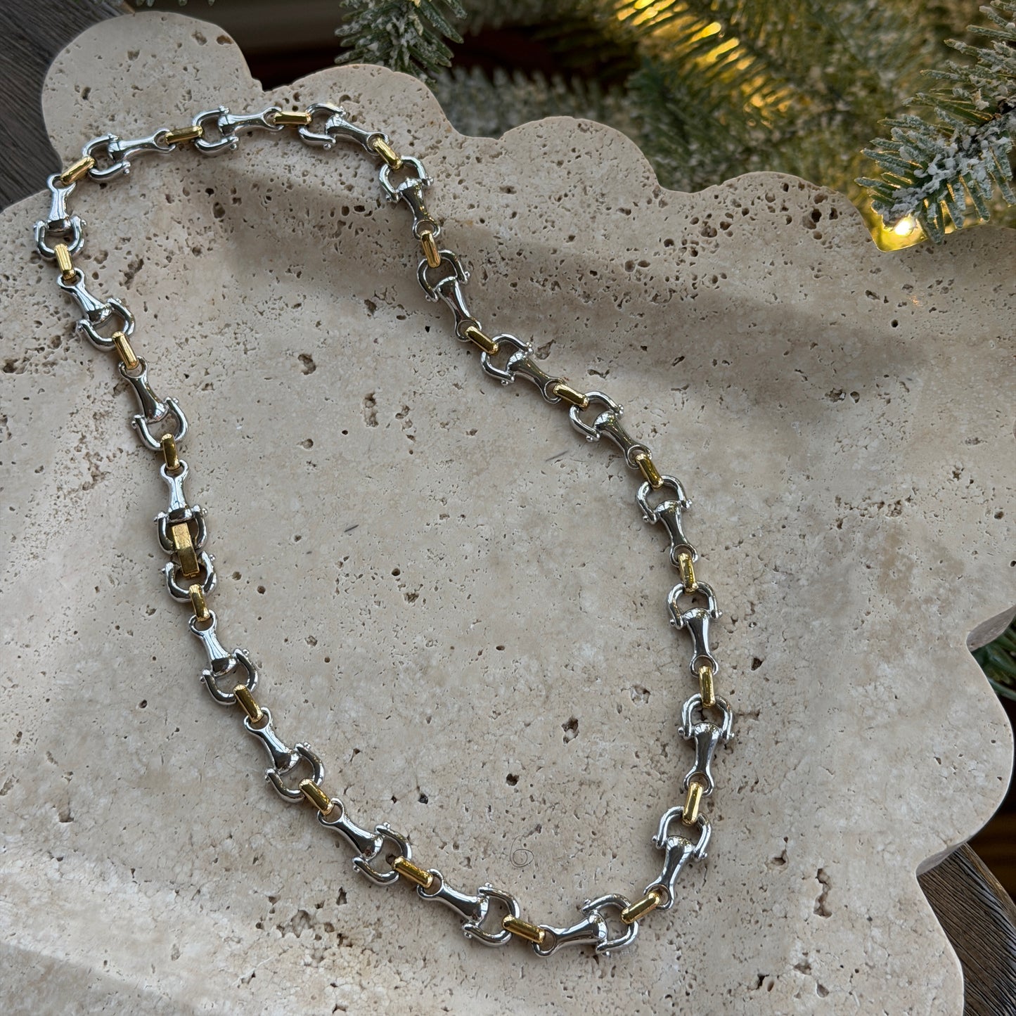 Silver-Stirup-Necklace