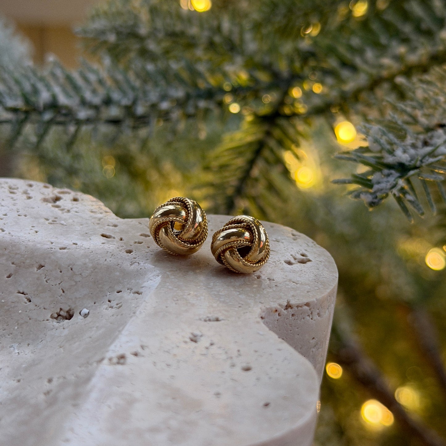 Tiny-Knot-Interwoven-Studs