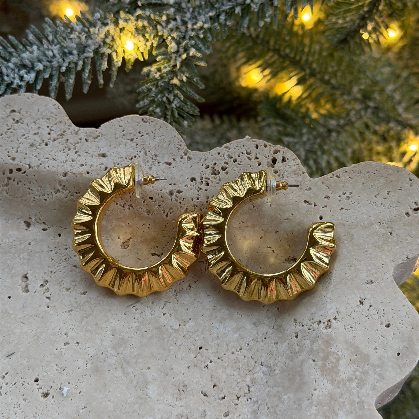 1994-Avon-Gold-Tone-Rippled-Hoops