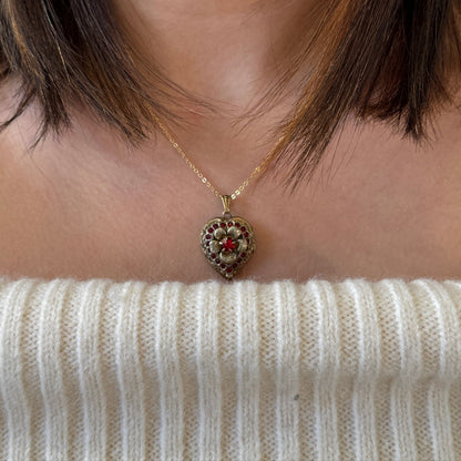 GARNET FLOWER HEART LOCKET