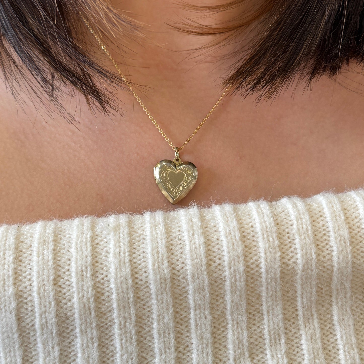 HEART LOCKET WITH HEART ETCHED DETAIL