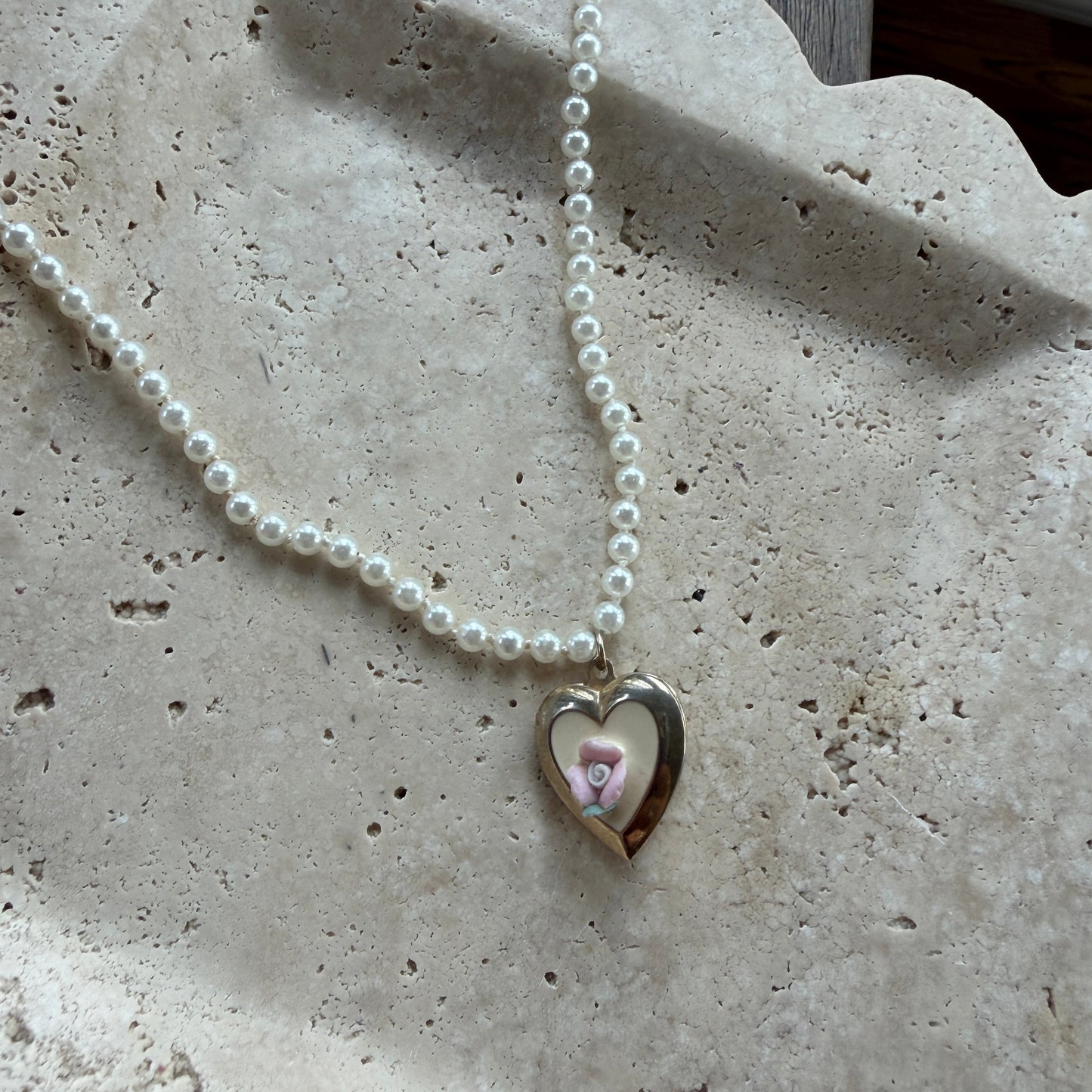 PEARL STRAND FLORAL HEART LOCKET