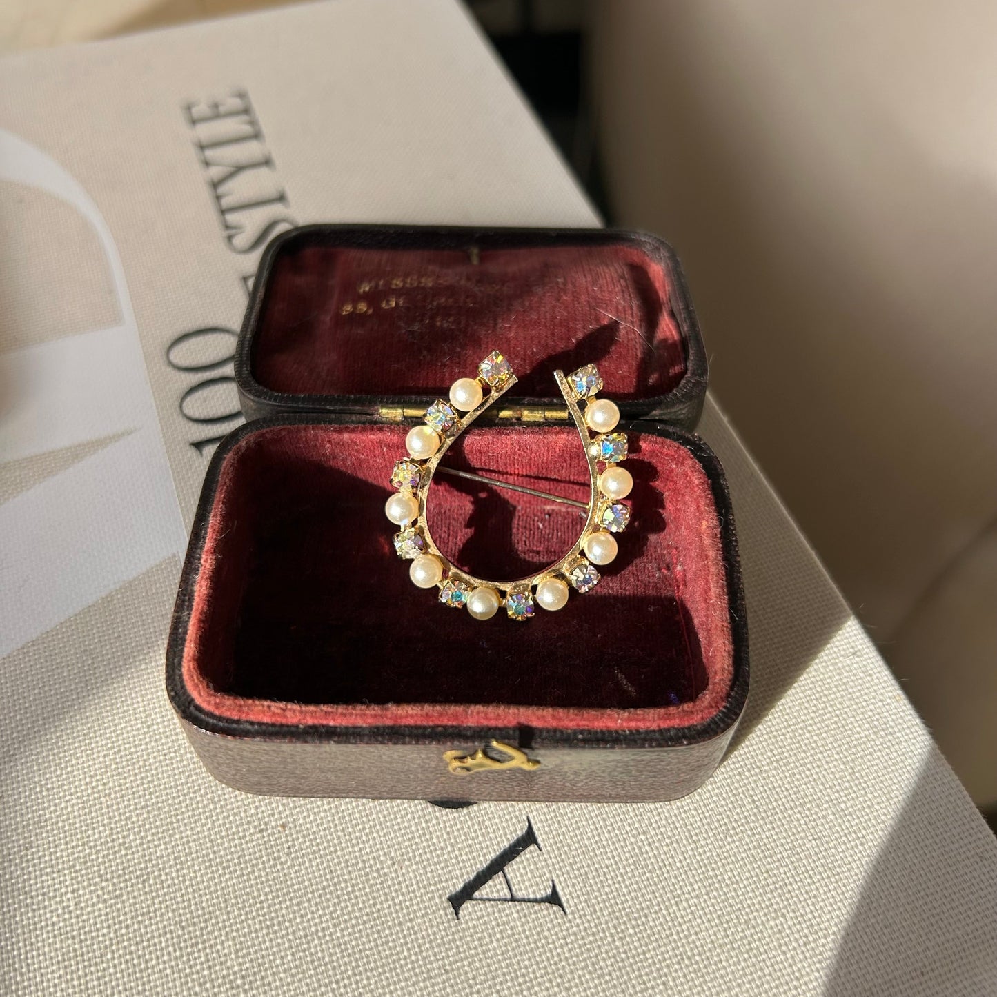 CZ Pearl Horseshoe Brooch