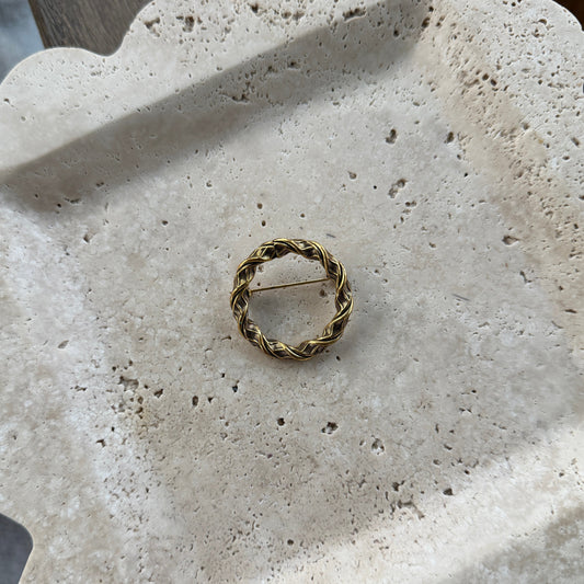 Holiday-Wreath-Brooch