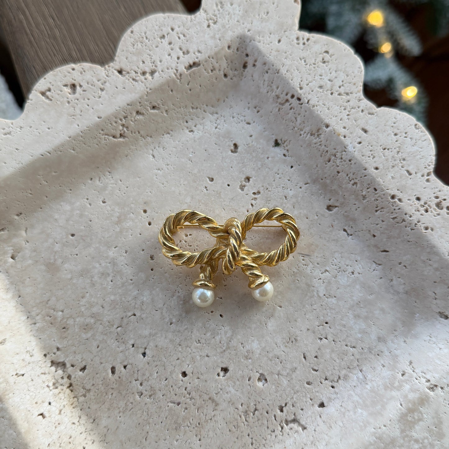 Braided-Pearl-Bow-Brooch