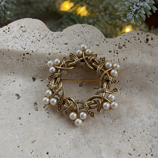 Tripple-Pearl-Snowflake-Wreathe-Brooch