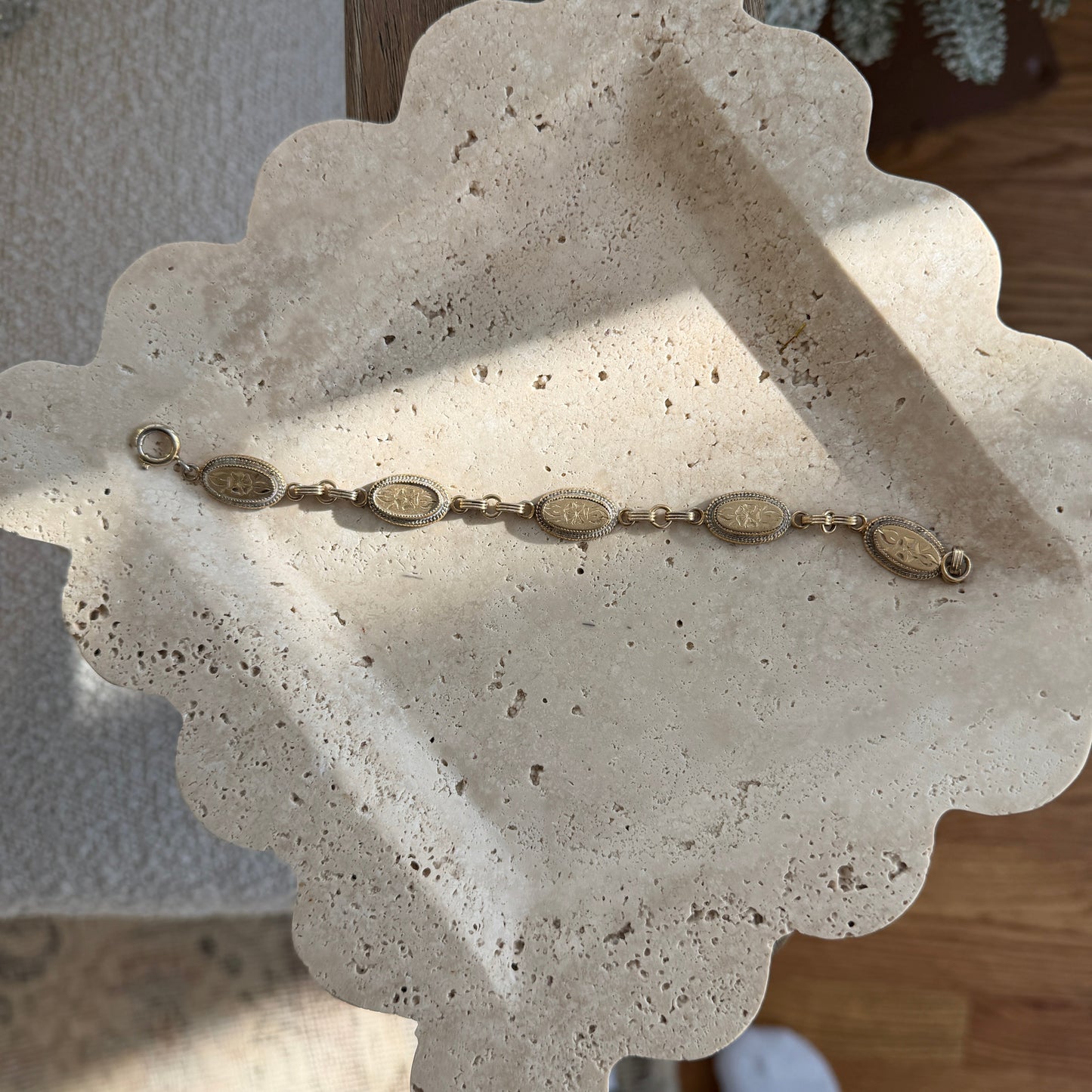 Gold-Filled-Oval-Floral-Bracelet